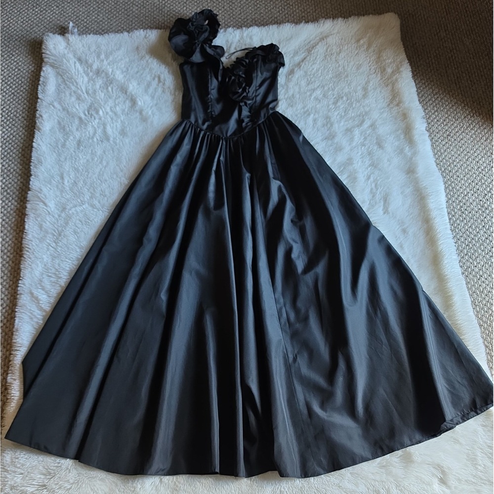 Vintage Black Ruffle Party Dress Made in USA – Size 7/8 – Classic 80s Silhouette - Picture 9 of 16
